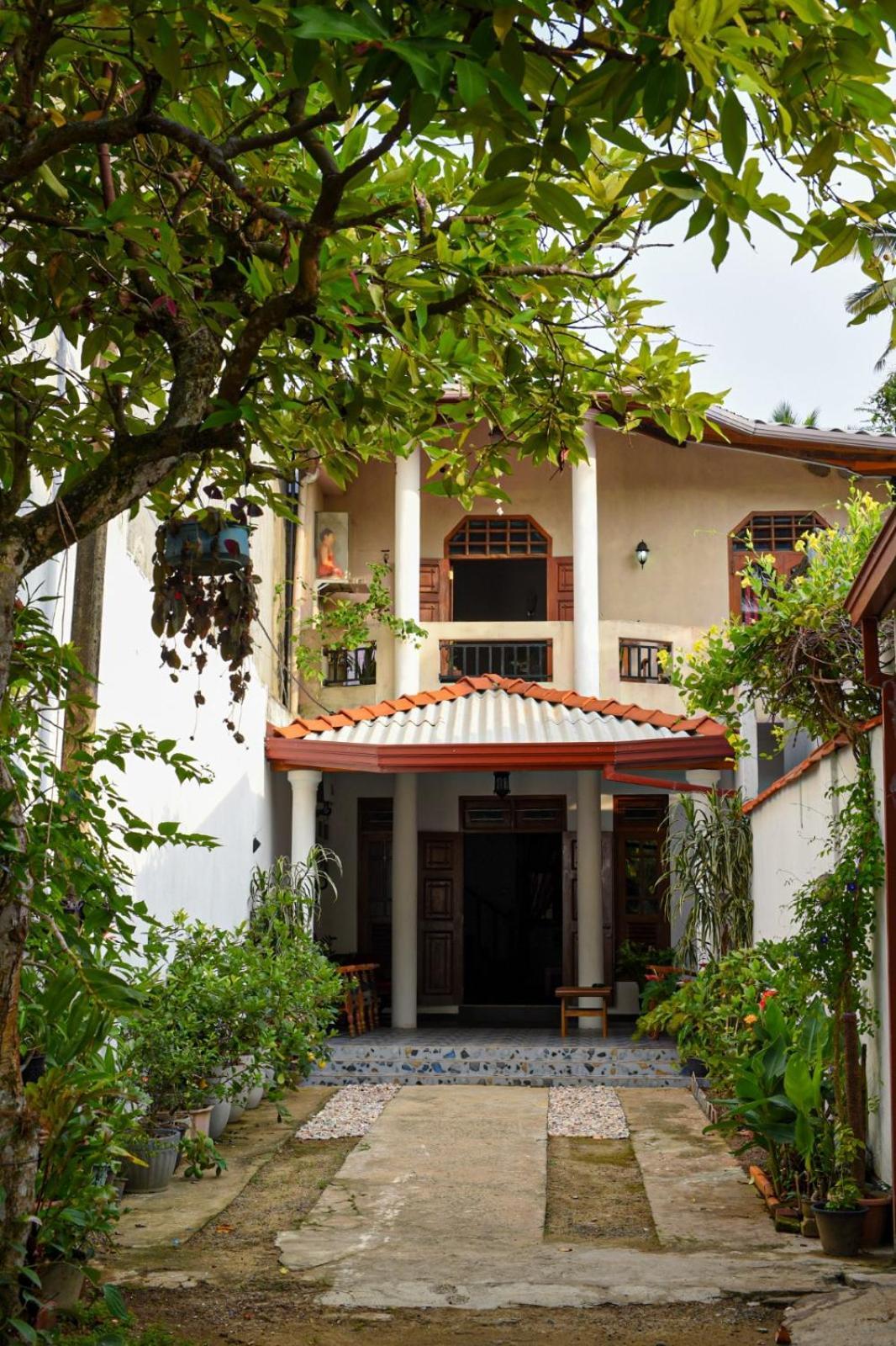 4Ty Two Homestay Galle Exterior photo