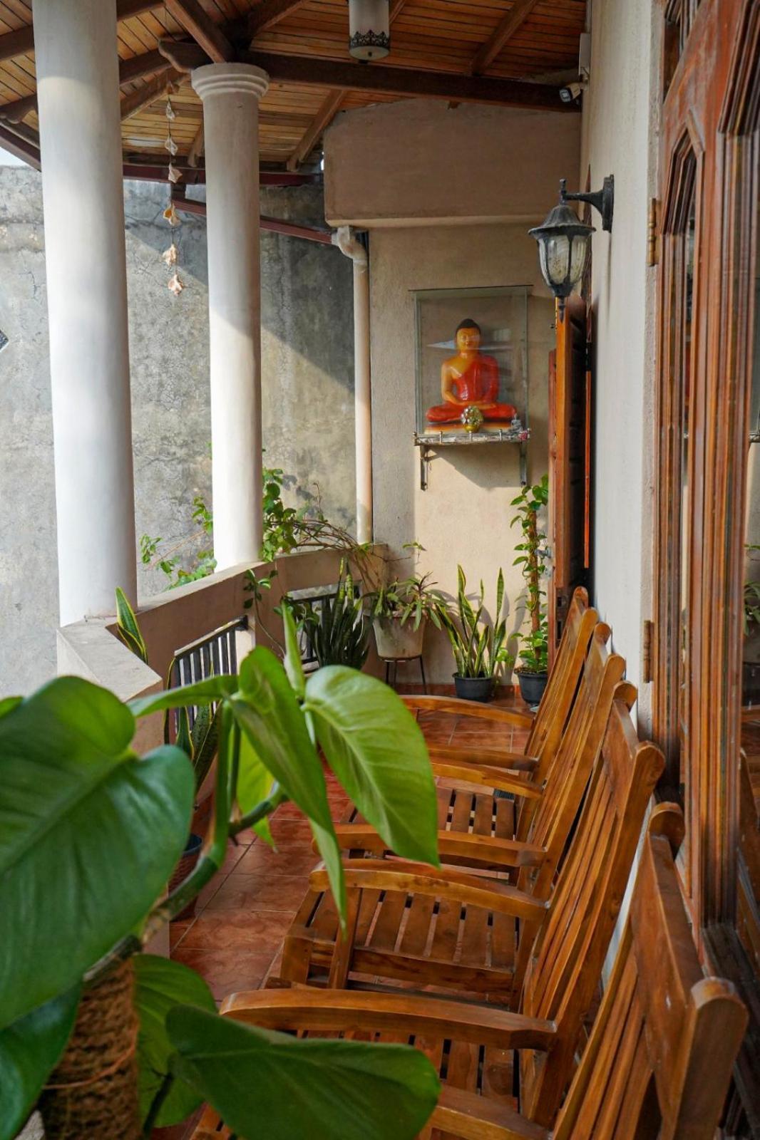 4Ty Two Homestay Galle Exterior photo