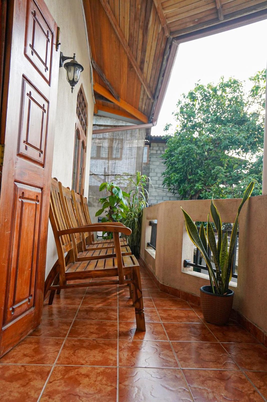 4Ty Two Homestay Galle Exterior photo